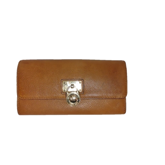 Michael Kors Handbags - Michael Kors Hamilton Wallet